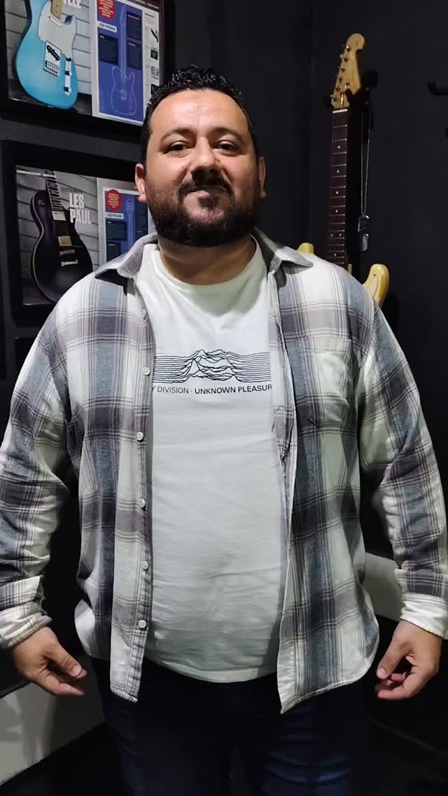 Professor da Escola de Música Ponto Musical em apresentação